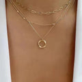 Collar en capas dorado retro
