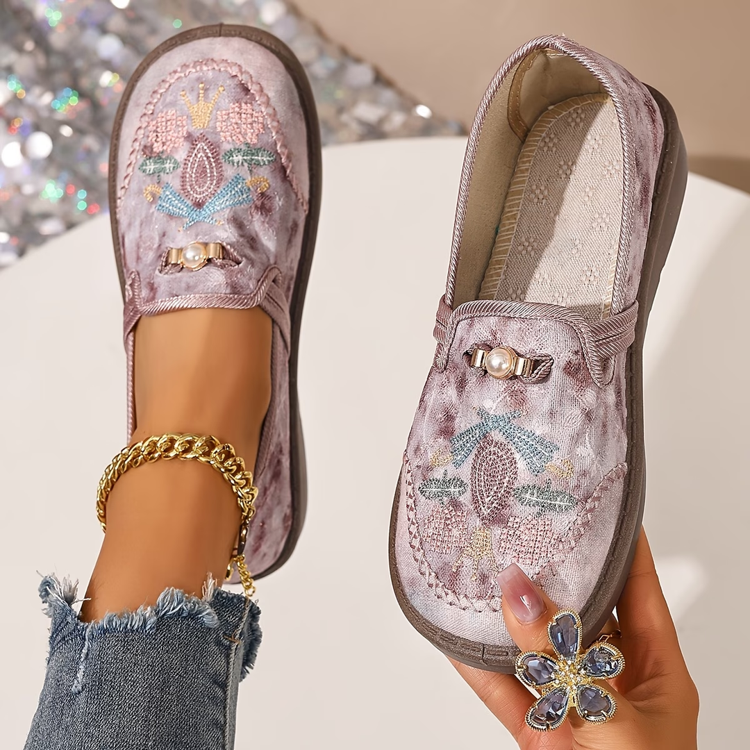 Mocasines Bordados Slip-On - Elegancia Artesanal a cada Paso