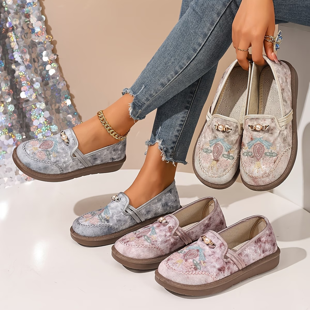 Mocasines Bordados Slip-On - Elegancia Artesanal a cada Paso