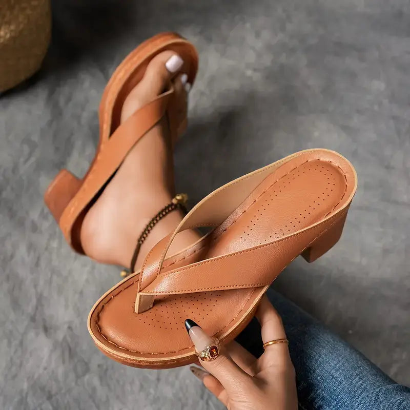 Sandalias Noemi - Suela con agarre para pasos firmes y seguros.