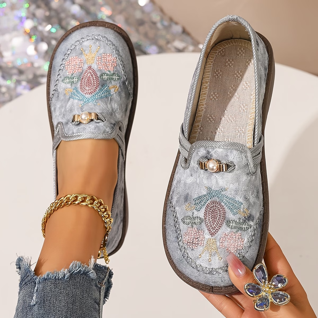 Mocasines Bordados Slip-On - Elegancia Artesanal a cada Paso