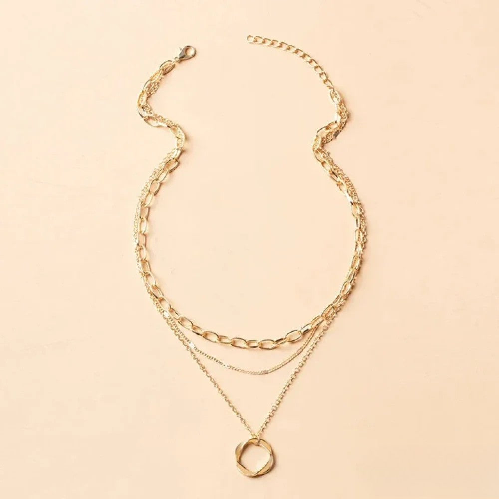 Collar en capas dorado retro