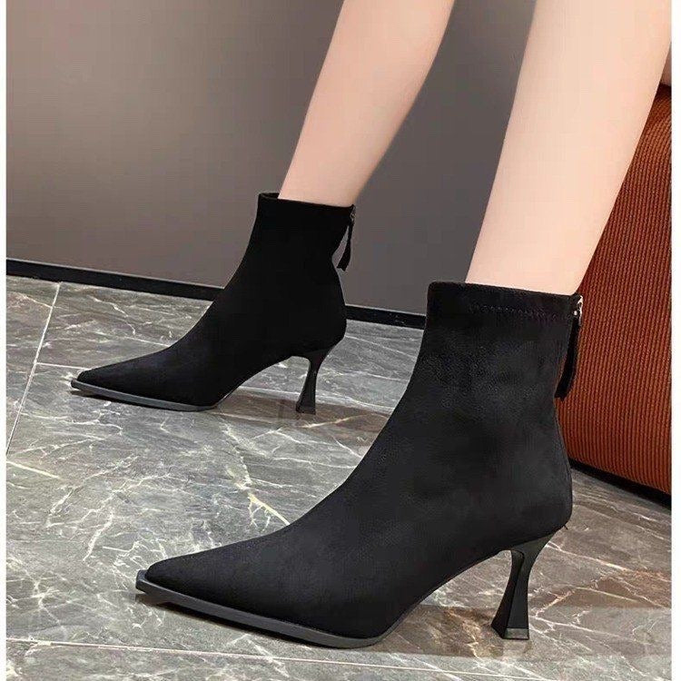 Elara | Botines elegantes de punta con tacón fino