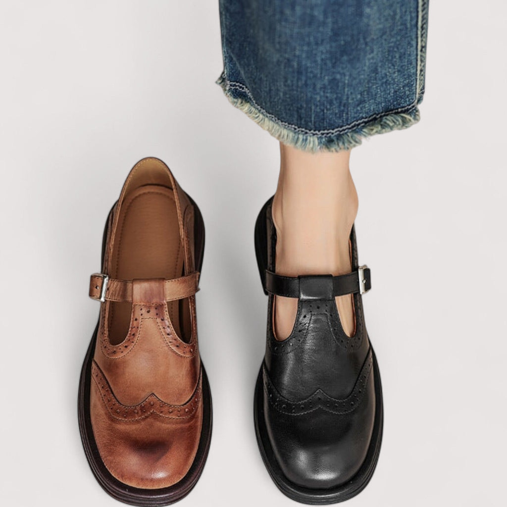 Nora™ | Zapato Mary Jane con detalle brogue y hebilla