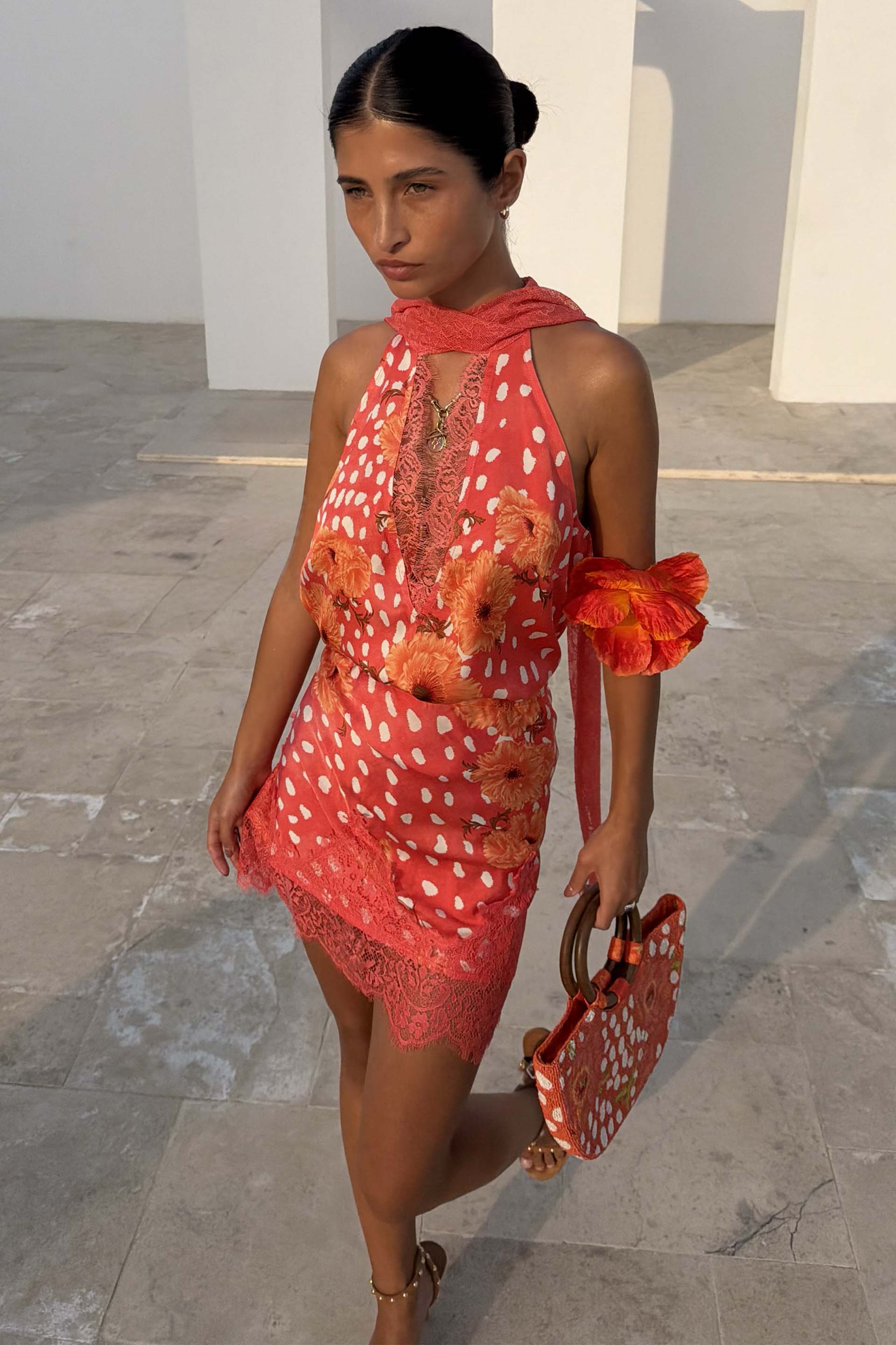 Coral | Top de amapola color coral cervatillo con lirio amapola