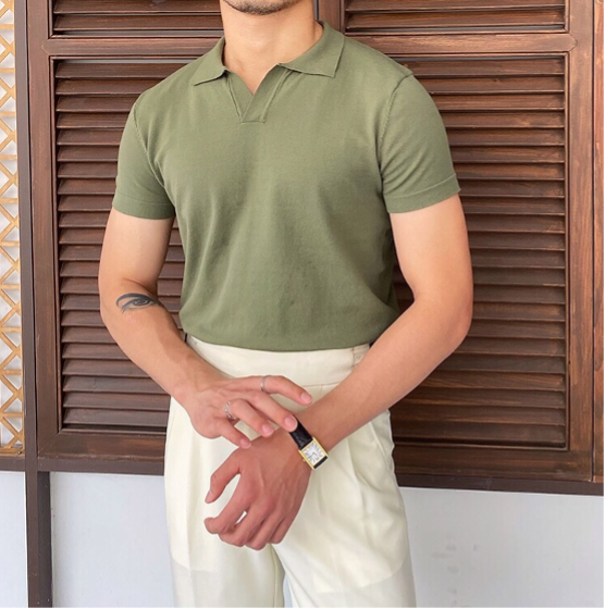 Nicolò™ | Polo elegante de cuello abierto